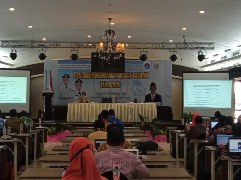Pelatihan Pengembangan Website Sekolah Tahun 2020